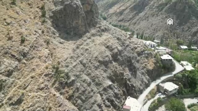 Şırnak'ta mahalleye "çelik ağlı" koruma
