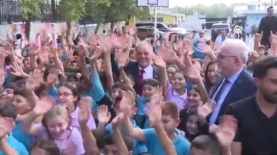 İBB öğrencilere "Kırtasiye Seti"