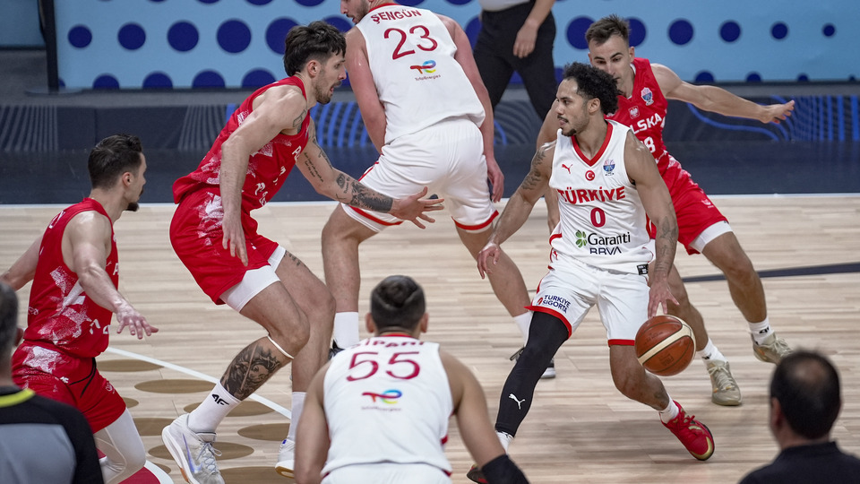 12 Dev Adam, Polonya'yı devirdi: Yarı finaldeyiz!