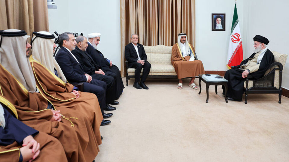 Pezeşkiyan Katar Emiri ile görüştü