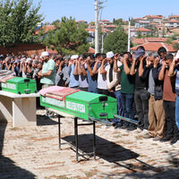 Kübra ve annesini takip edip 22 el ateş etti!