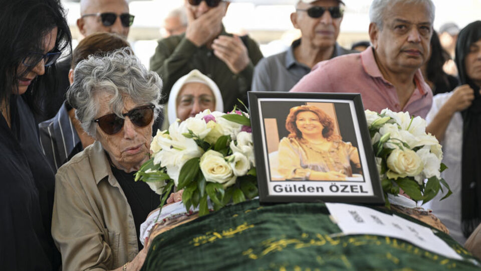 Son yolculuğuna uğurlandı