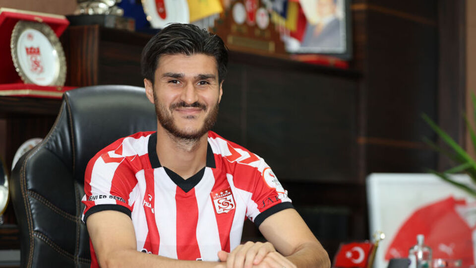 Yusuf Cihat Çelik resmen Sivasspor'da!