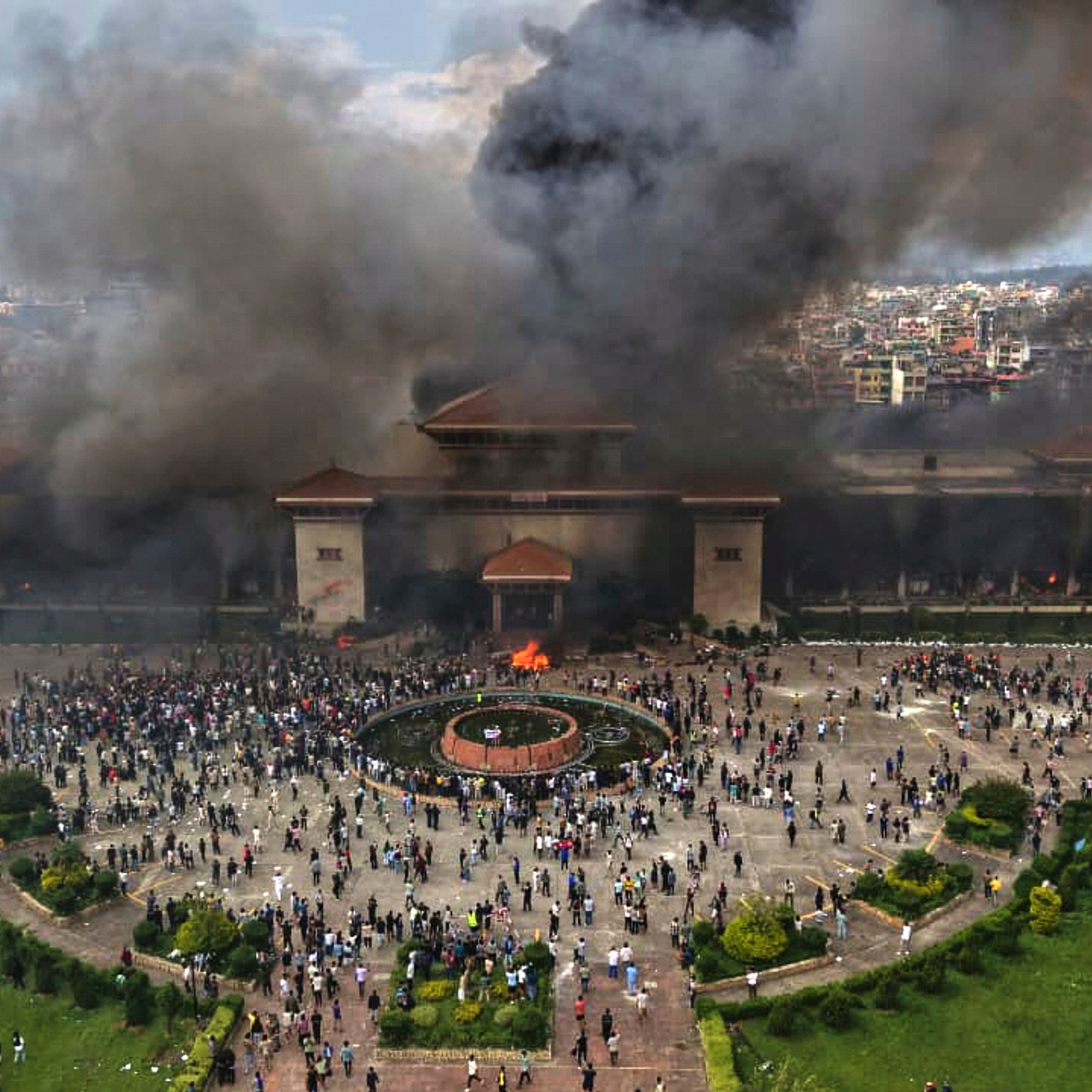 Nepal'de protestolar sürüyor, talep erken seçim