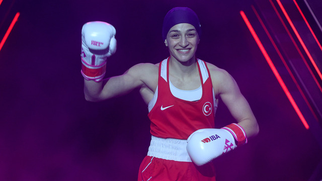 Buse Naz Çakıroğlu yarı finalde!
