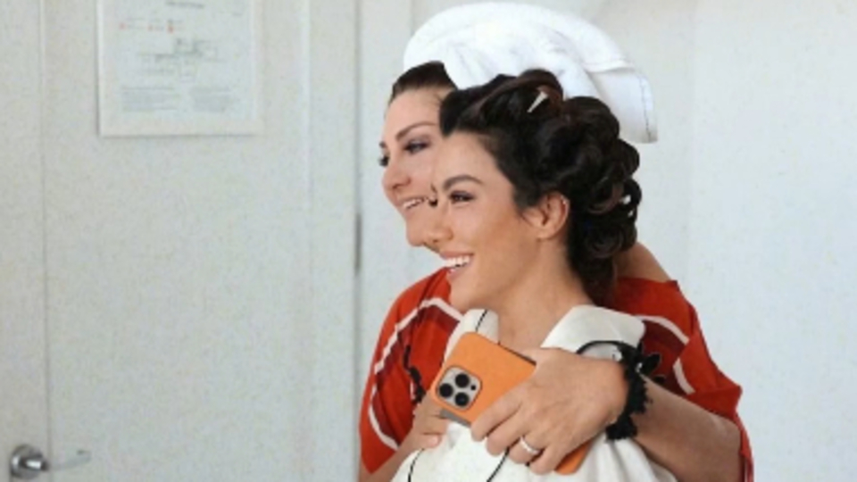 Gelininin doğum gününü kutladı