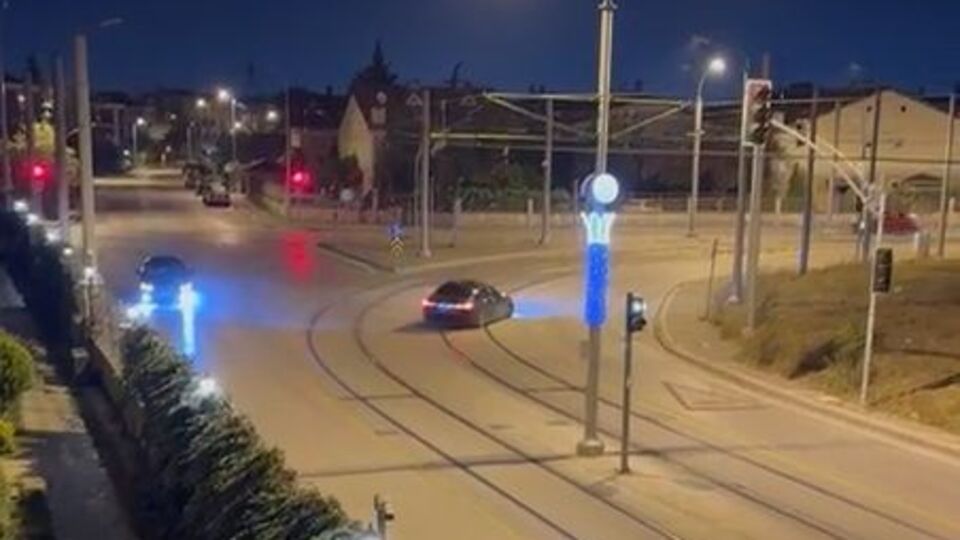 Tramvay yolunda drift yapan sürücüye 55 bin lira ceza