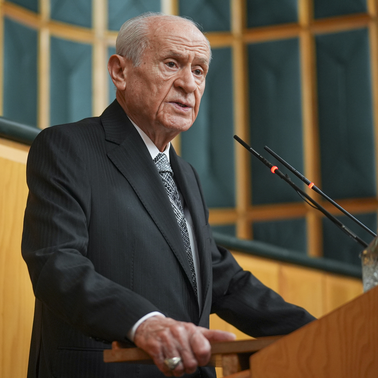 Bahçeli'den suça sürüklenen çocuk mesajı