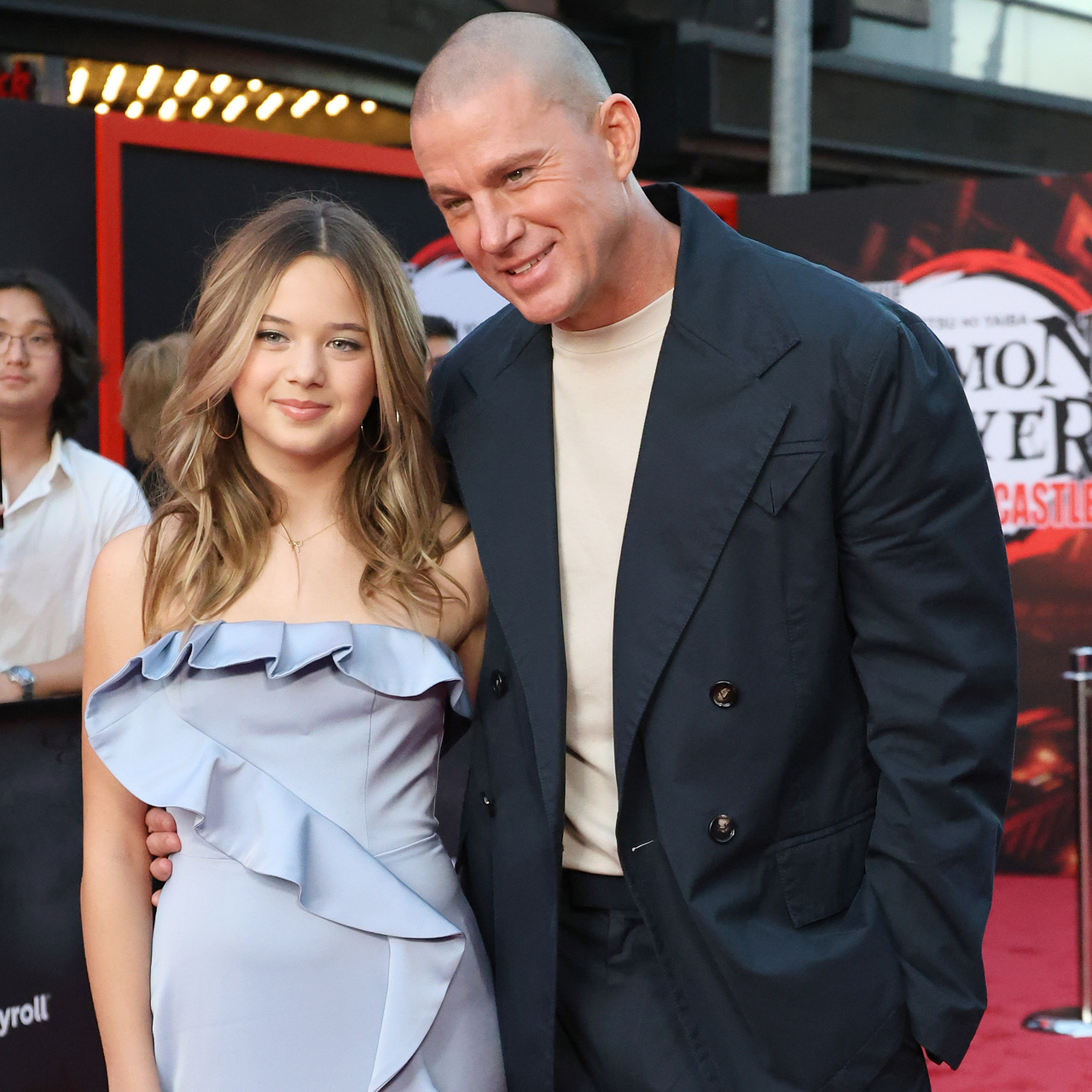 Baba-kız kırmızı halıda