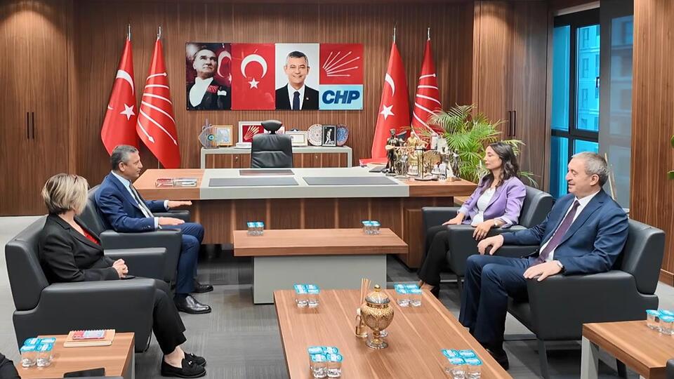 DEM Parti'den Özgür Özel'e ziyaret