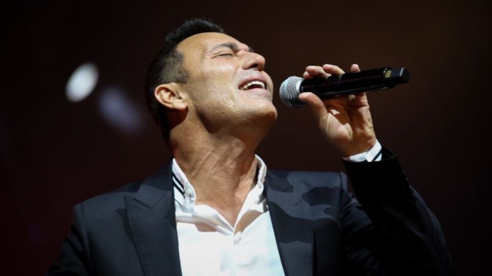 Mustafa Sandal, özür diledi