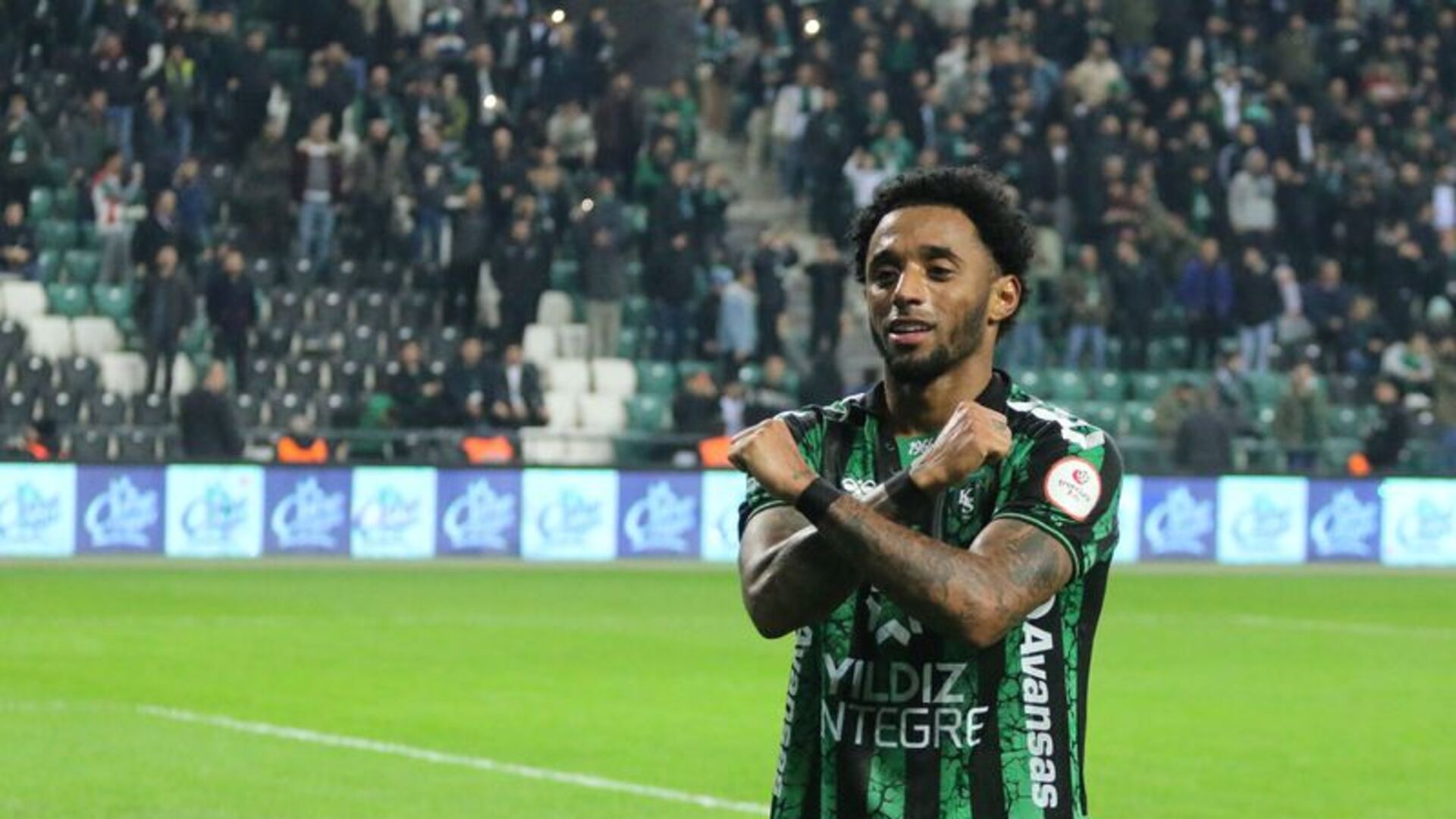 Genç Yetenek Göztepe'ye Uçtu! Süper Lig'den 1. Lig'e Şok Transfer