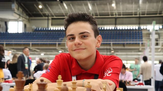 Ediz Gürel, dünya şampiyonunu devirdi!