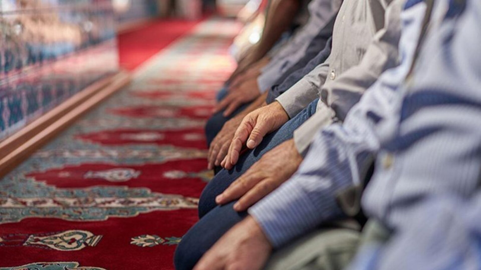 Cuma namazı kılınışı: Cuma namazı nasıl kılınır, kaç rekattır, farz mıdır?