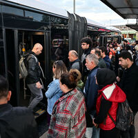 İBB'de toplu taşıma, okul servisi ve otaparka zam