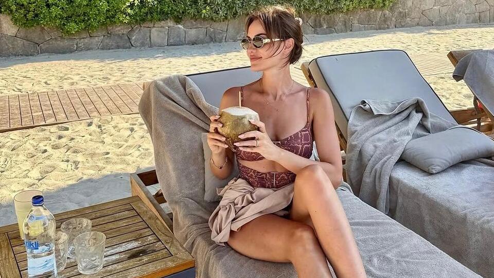 Fahriye de terk etti