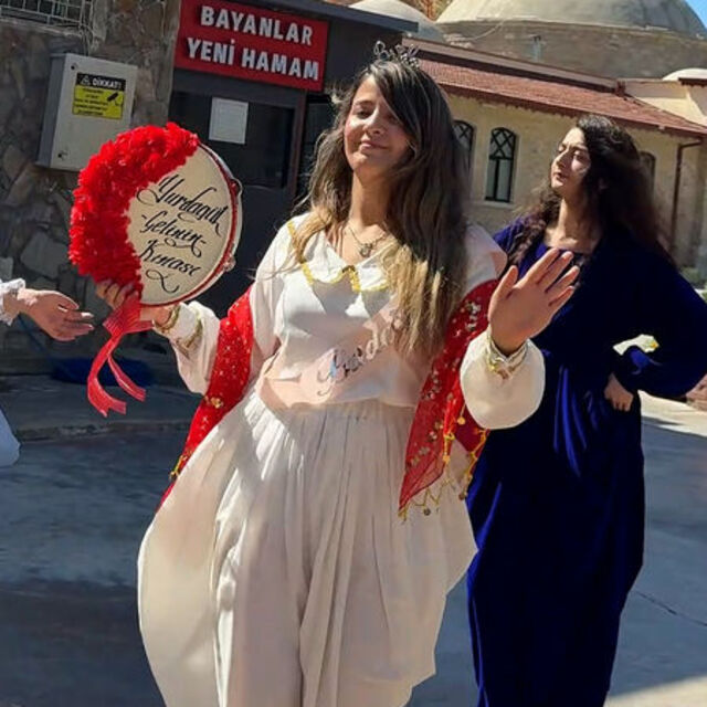 Konya'da "gelin hamamı" geleneği yaşatılıyor