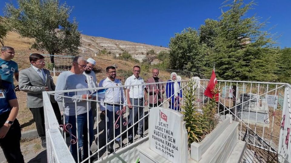 Şehit öğretmen Rüstem Şen, Ağın'da anıldı