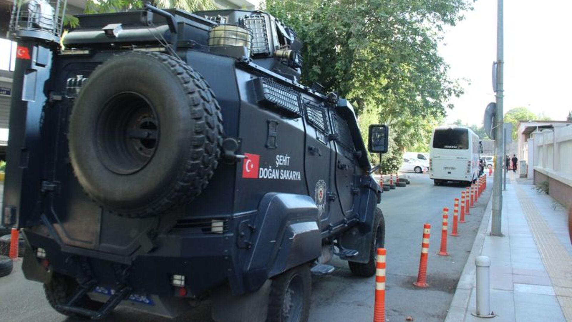 İzmir'deki Korkunç Saldırıda 7 Kişi Tutuklandı: İşte Çarpıcı Gelişmeler