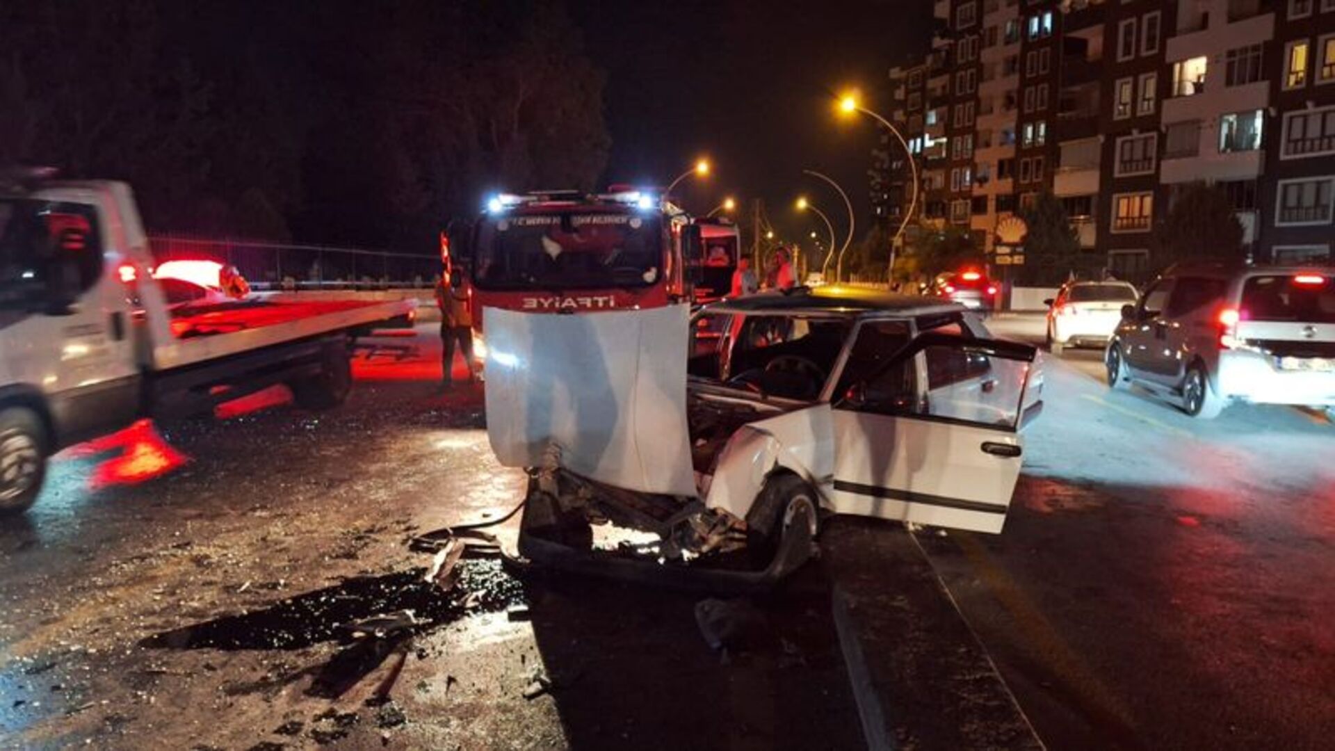 Tarsus'ta Feci Zincirleme Kaza! 3 Araç Birbirine Girdi: 1 Can Kaybı, 8 Yaralı