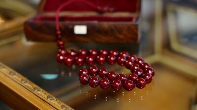 Asırlık tespih 15 bin dolardan satışa çıktı!