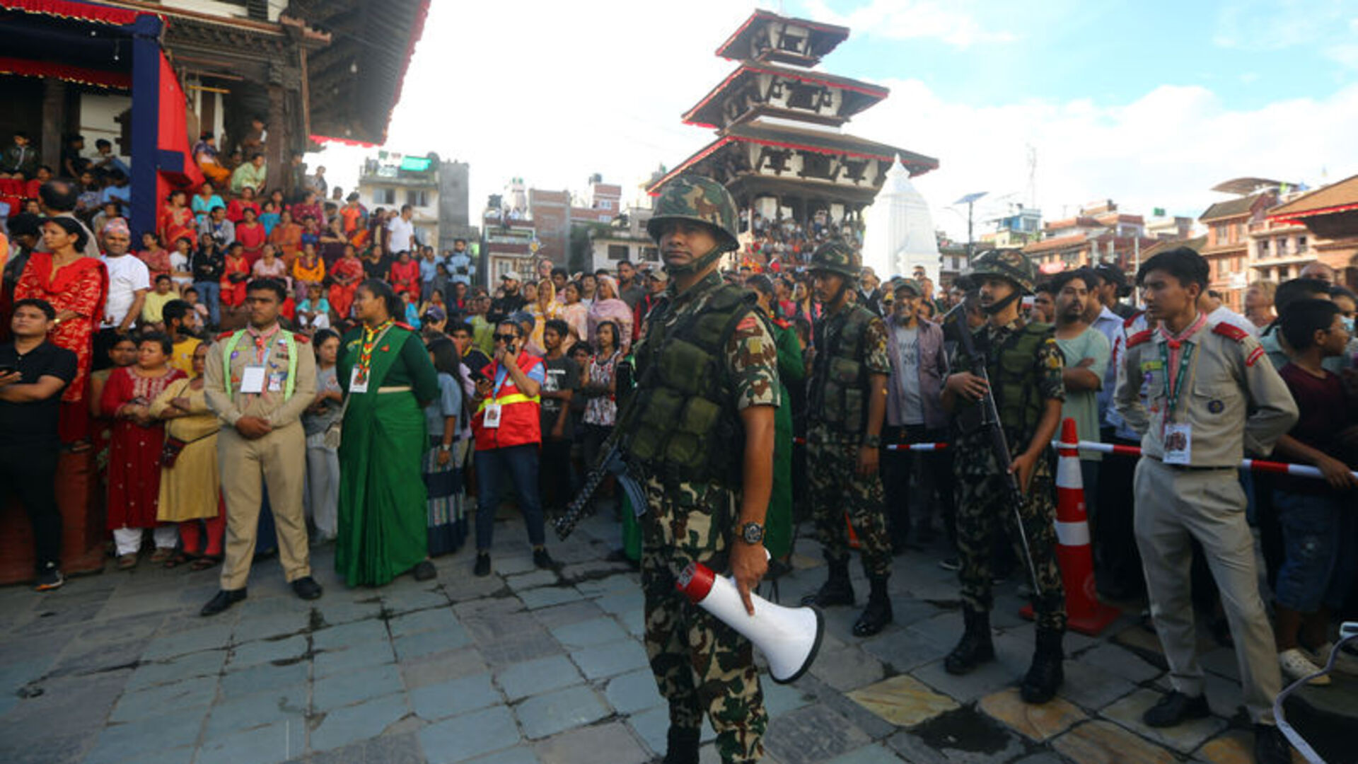 Nepal'de Karki'nin geçici başbakan atanmasının ardından önlemler gevşetiliyor | Dış Haberler