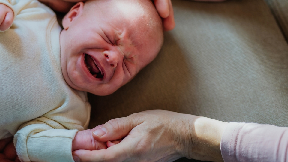 Anne ve anne adaylarına tütün uyarısı! Bebeğiniz de içiyor