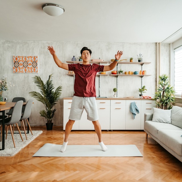 İşte evde yapılabilecek basit egzersizler