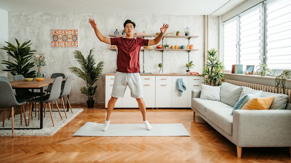 İşte evde yapılabilecek basit egzersizler