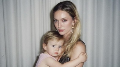 Küçüklük hâliyle kucaklaştı