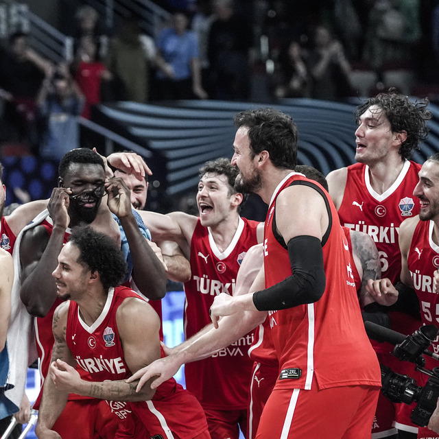 12 Dev Adam tarih yazmak için parkede: Şampiyonluk zamanı!