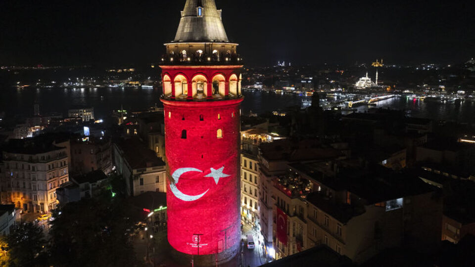 Galata Kulesi'nde milli maç heyecanı