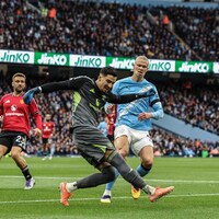 Manchester derbisinde City farkı!