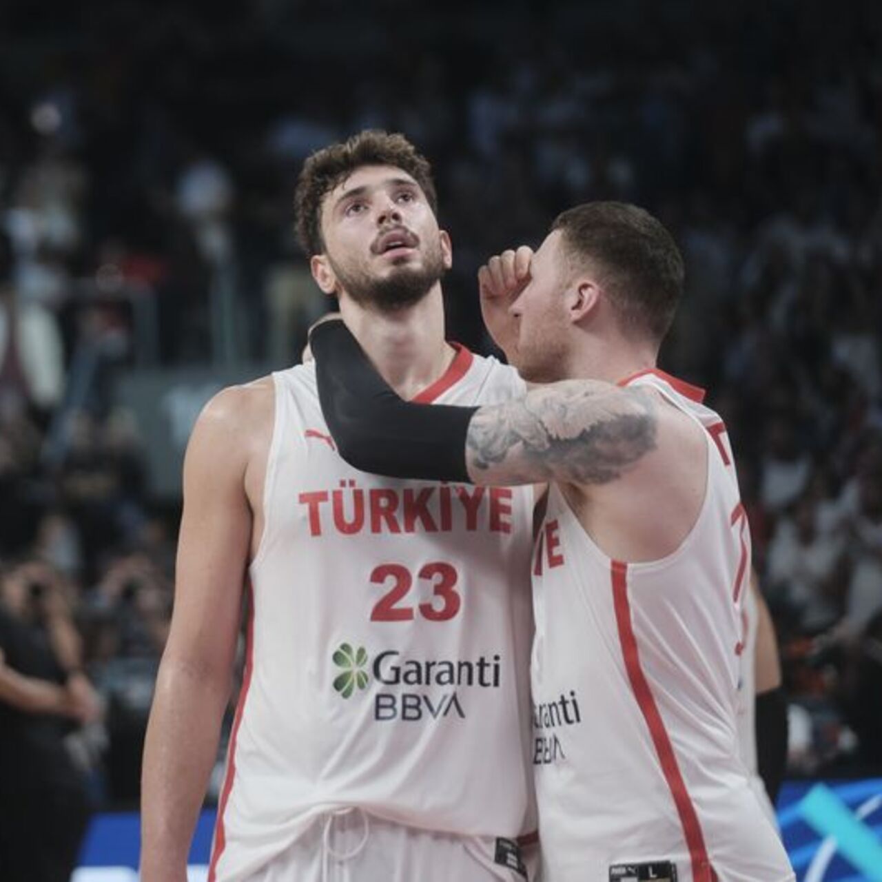 12 Dev Adam'a futbol camiasından tebrik