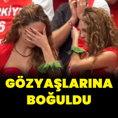 Gözyaşlarına boğuldu