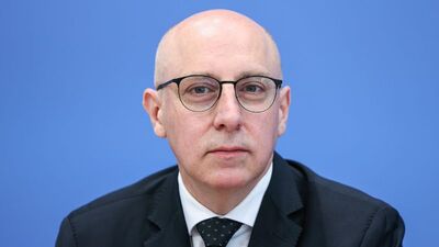 Almanya'da istihbarat kurumuna Türk kökenli isim