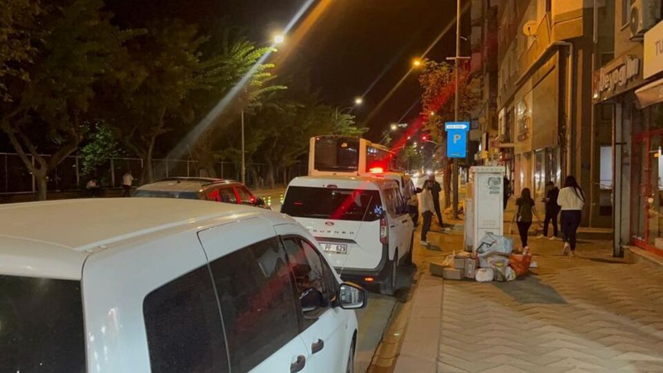 "Yan baktın" deyip kuryeyi bıçakladılar!