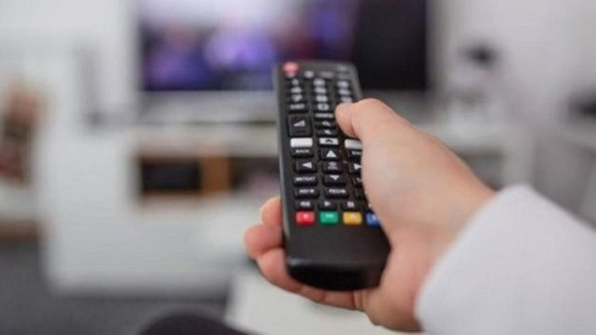 15 Eylül 2025 TV Rehberi: Bu Akşam Hangi Kanallarda Ne Var? (ATV, Show, Star, TV8, TRT1)