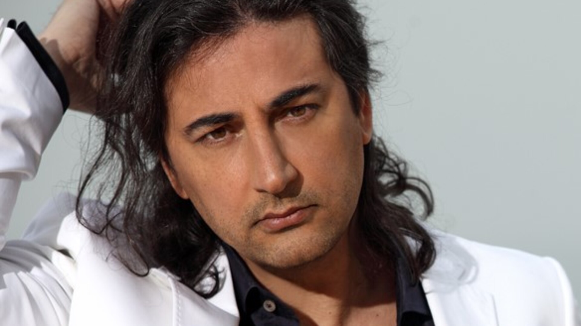 Çelik Erişçi'den Sosyal Medyada Flört Taleplerine Sert Tepki: 'Rahatsız Edici Bir Boyuta Ulaştı'