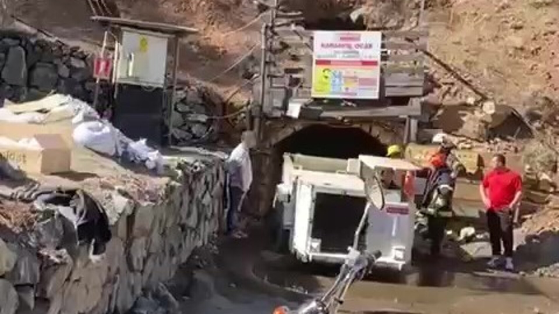 Şırnak'ta Maden Faciası: Göçük Altında Kalan İşçiye Ulaşılamadı