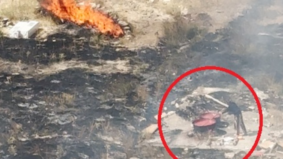 İtfaiye yangını söndürürken salça karıştırdı!