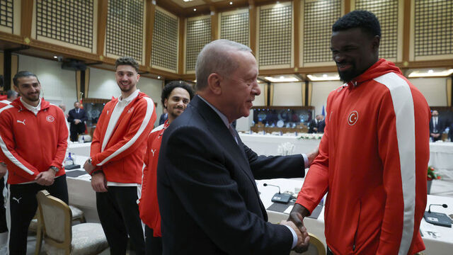 Gülümseten diyalog