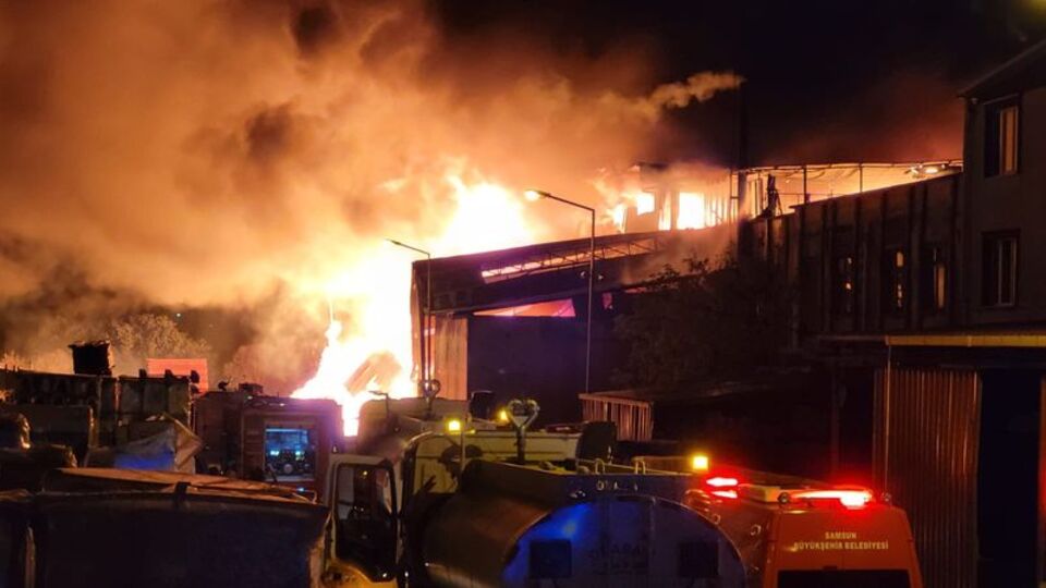 Kereste fabrikasında yangın