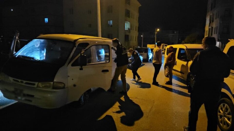 Dur ihtarına uymadı! Kaçarken polise çarptı