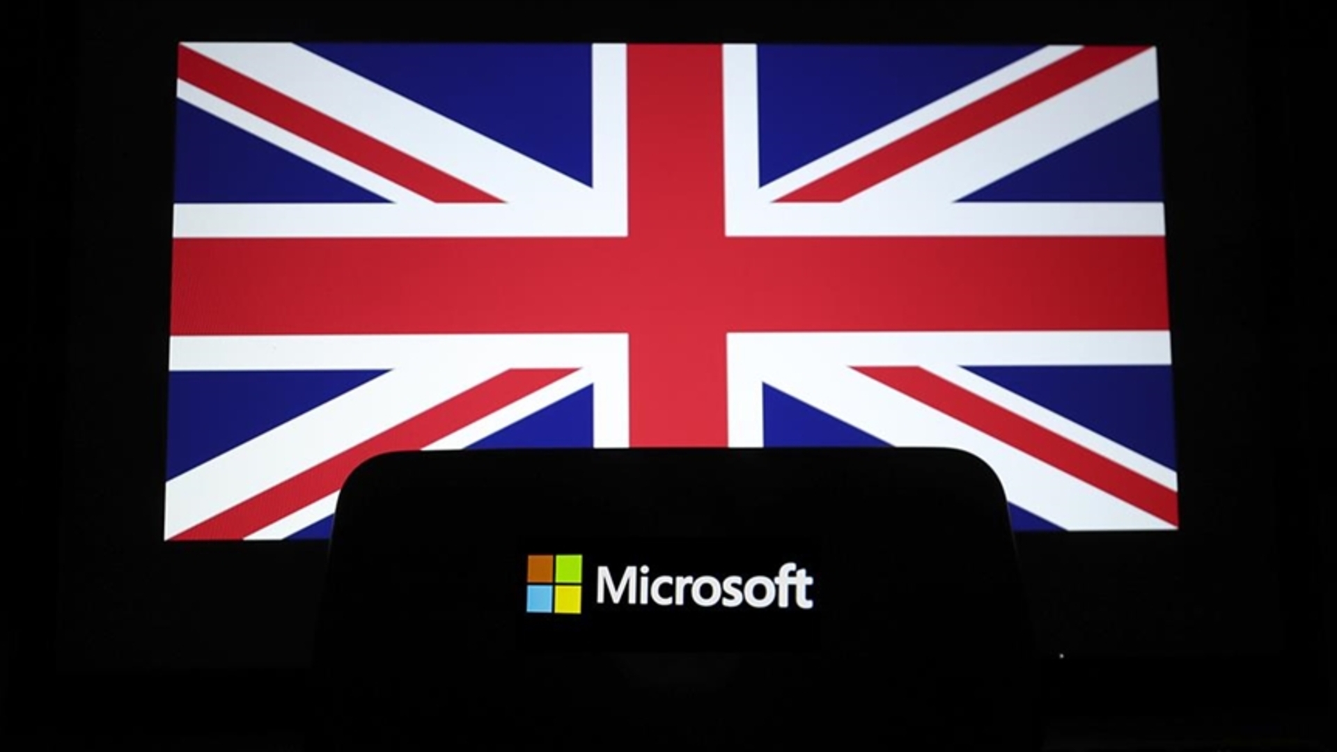 Microsoft'tan İngiltere'ye Dev Yatırım: 30 Milyar Dolarlık Teknoloji Hamlesi!