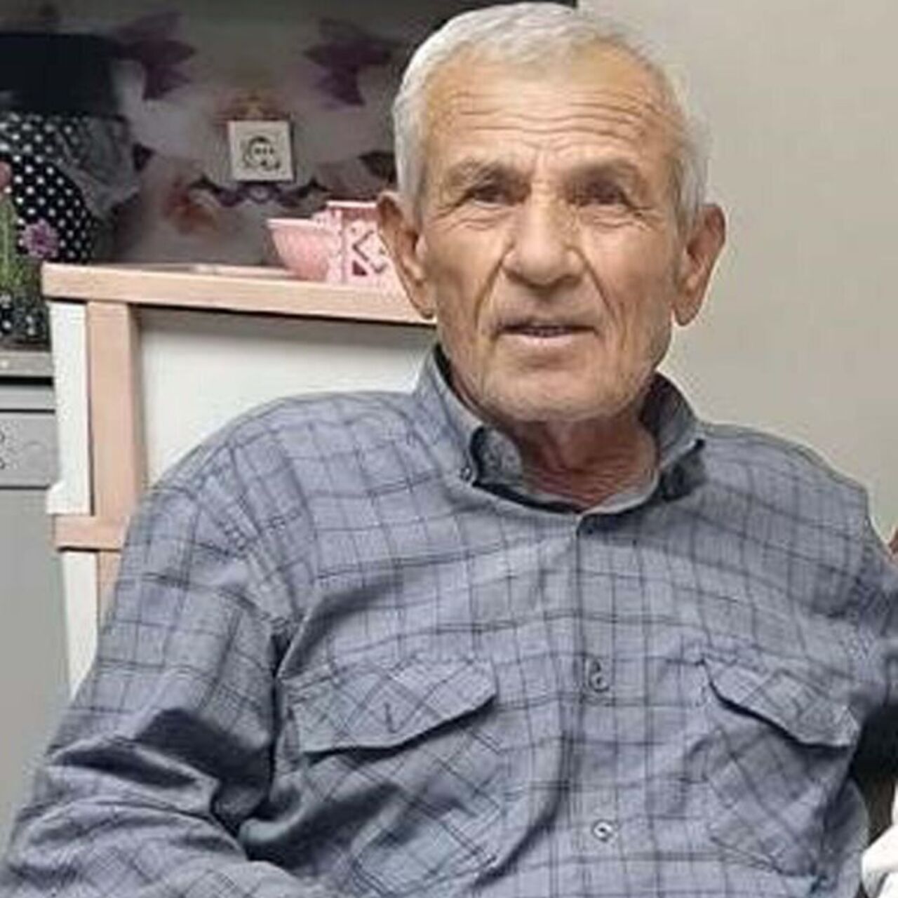 Ağaç keserken boğazını kesip can verdi!