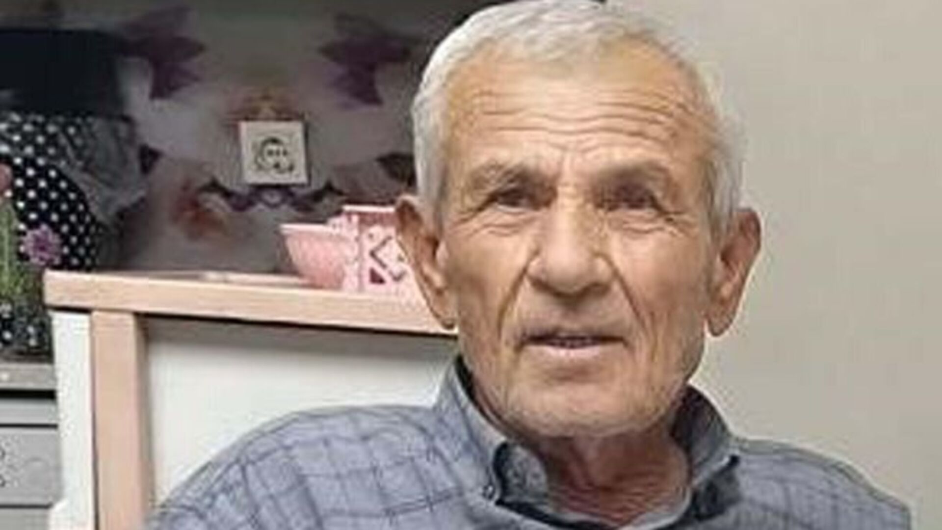 Manisa'da Feci Kaza: Ağaç Keserken Bıçak Boğazına Saplandı!