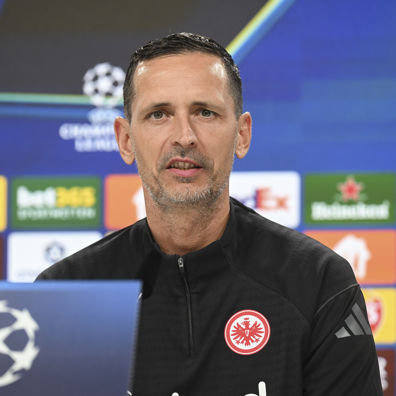 Toppmöller'den Galatasaray'a övgü!