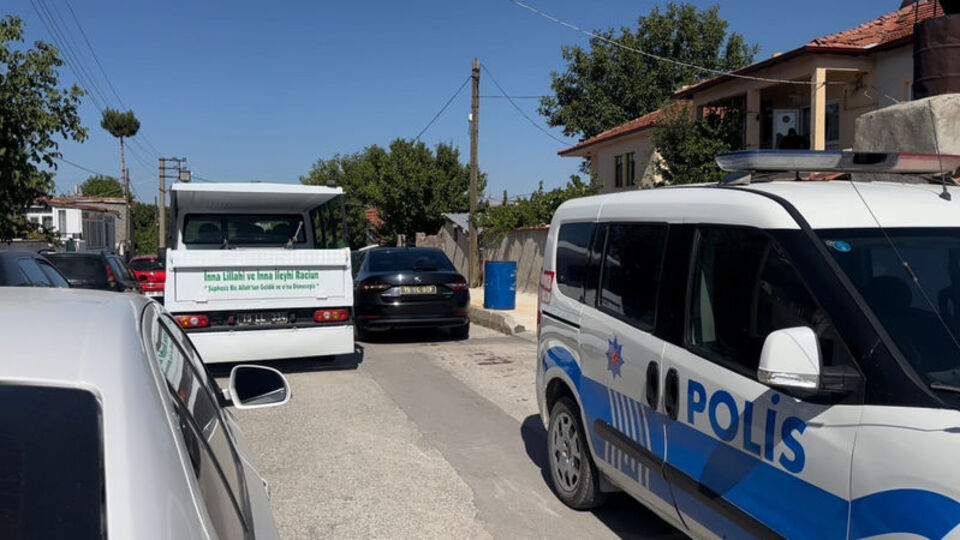 Balkondan balkona düşüp öldü