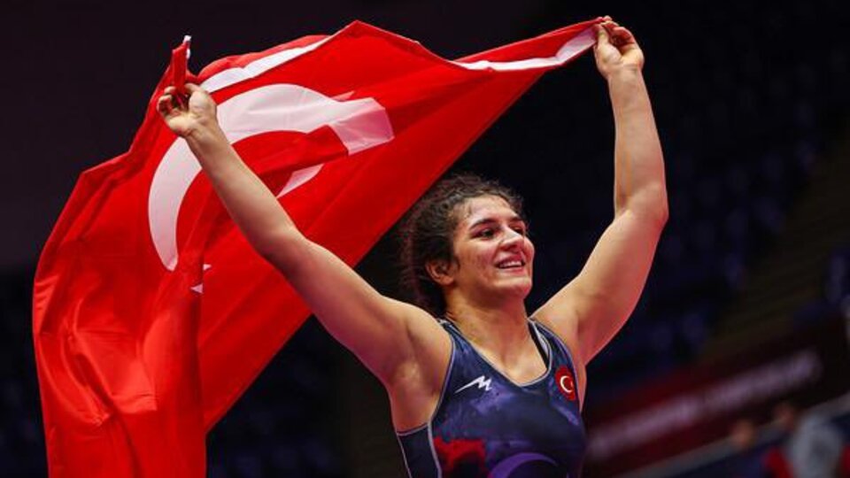 Nesrin Baş finale yükseldi!